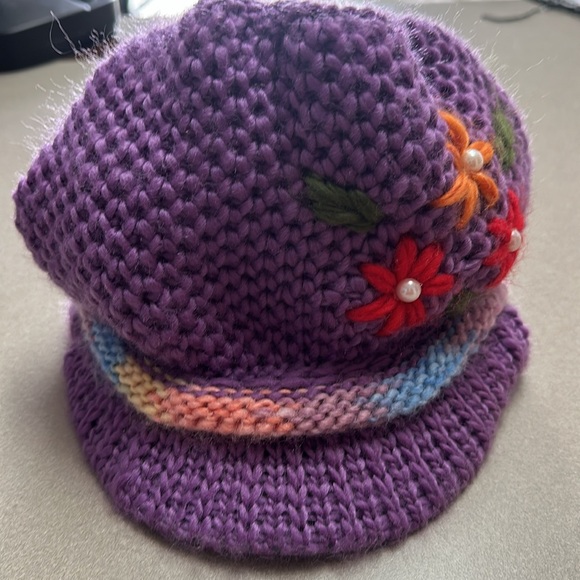 Hand crochet womens purple hat with flowers pearl centers and short visor - Picture 5 of 6